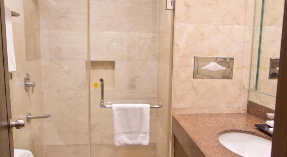 Crown Regency Hotel Makati Image 19