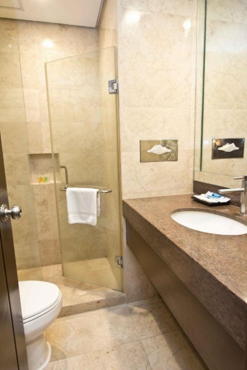 Crown Regency Hotel Makati image 38