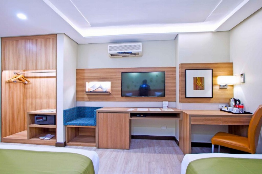 Crown Regency Hotel Makati Image 46