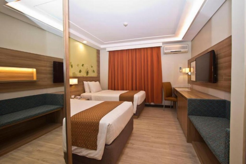Crown Regency Hotel Makati Image 48