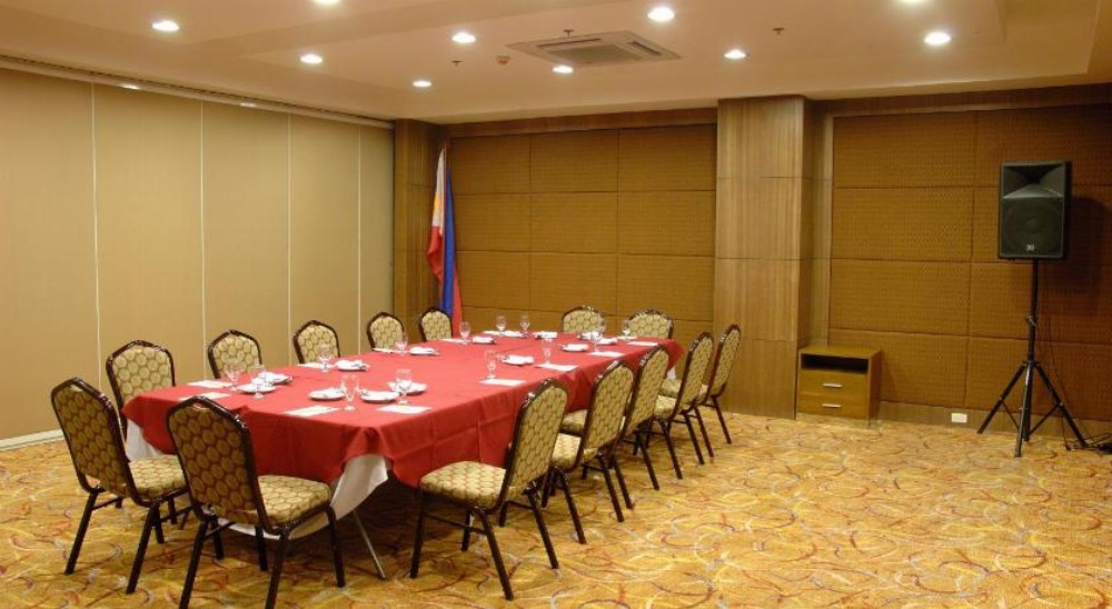 Crown Regency Hotel Makati Image 6