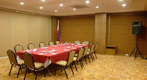 Crown Regency Hotel Makati image 6